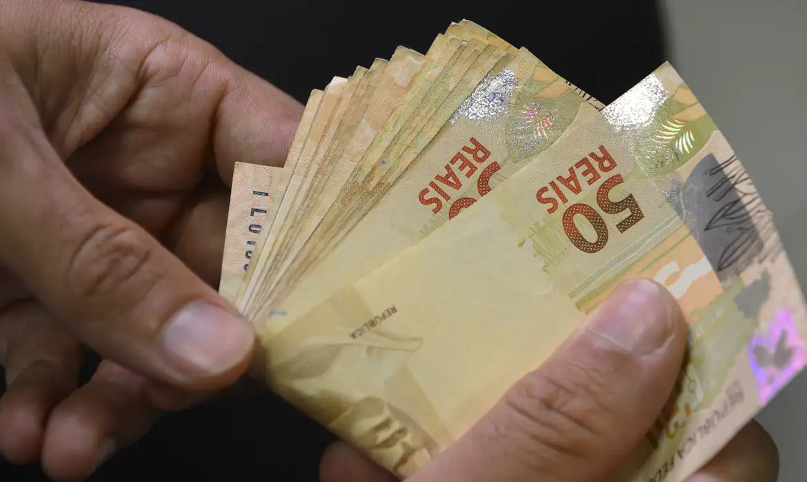 Governo do Acre vai antecipar salários de outubro para sexta-feira (23) e injetar mais de R$ 400 milhões na economia