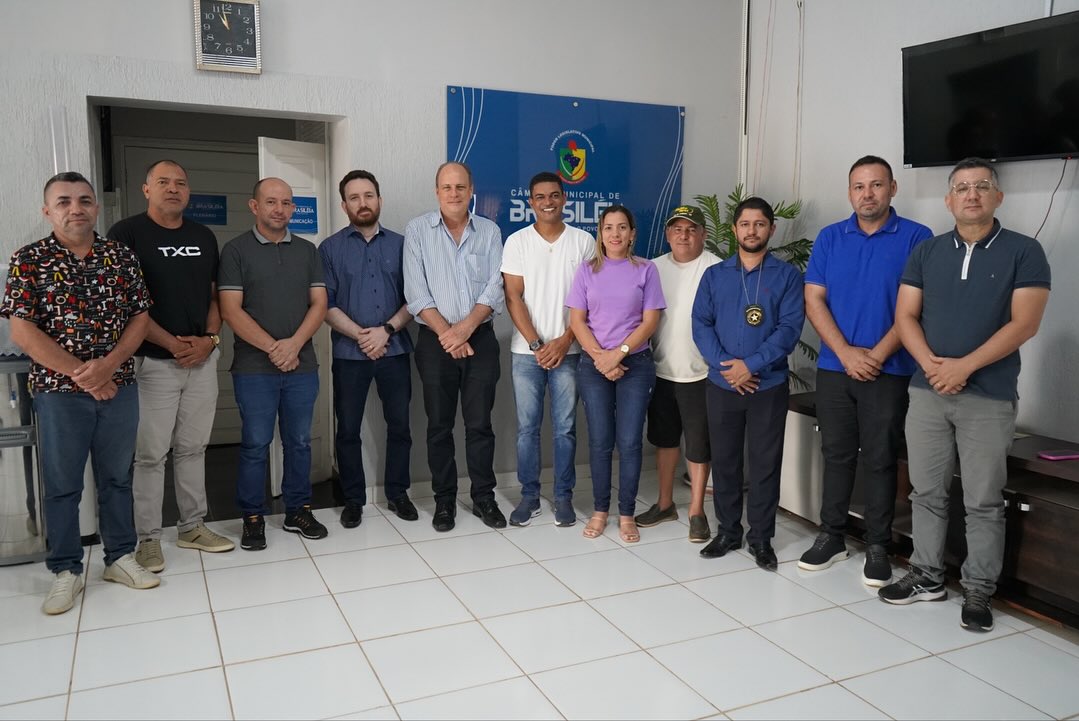 Câmara Municipal de Brasileia Recebe Auditores da Receita Federal em Visita Institucional