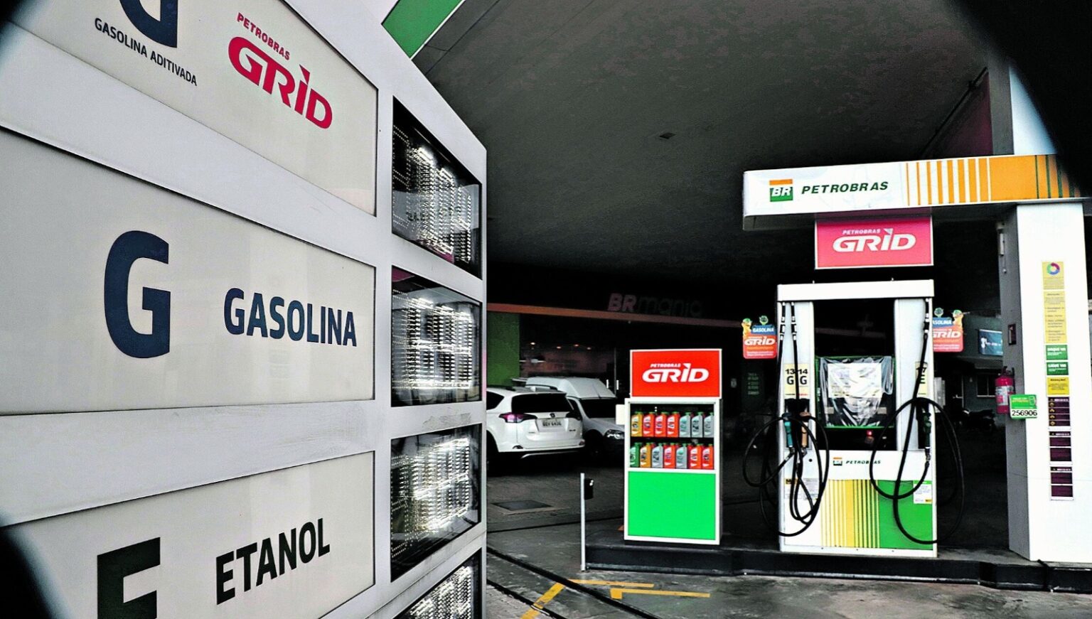 Gasolina e etanol fecham o ano com aumento nos postos, e diesel fica estável