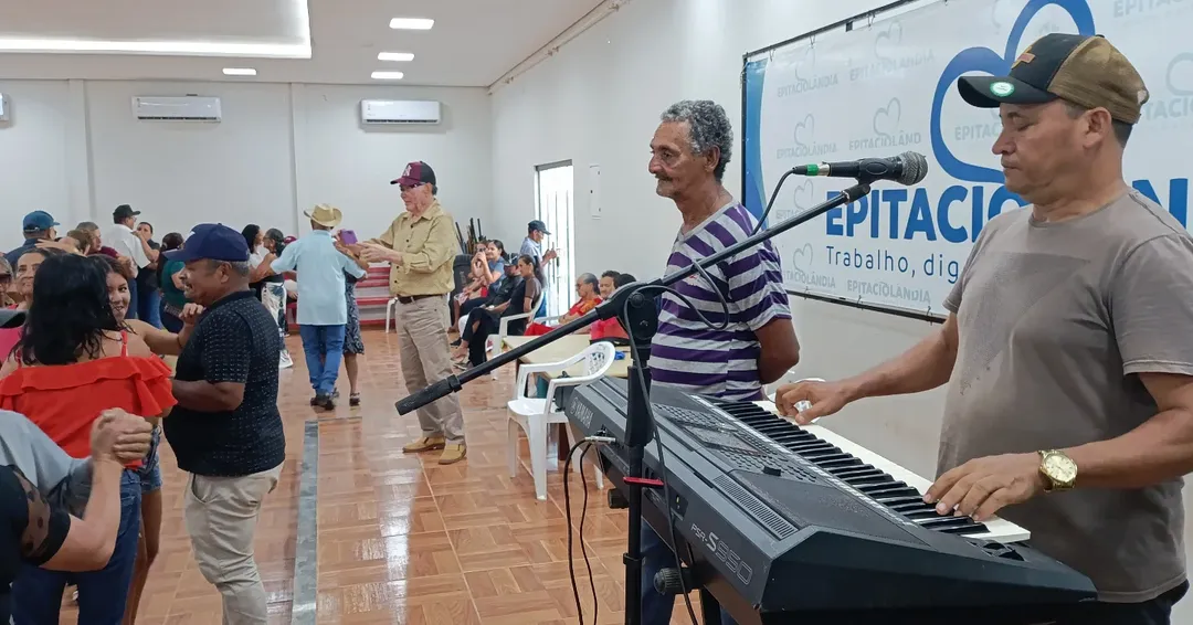 Centro de Referência do Idoso Realiza Tarde Recreativa em Epitaciolândia