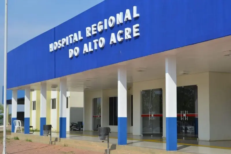 População volta a cobrar mudanças no Hospital Regional de Brasiléia