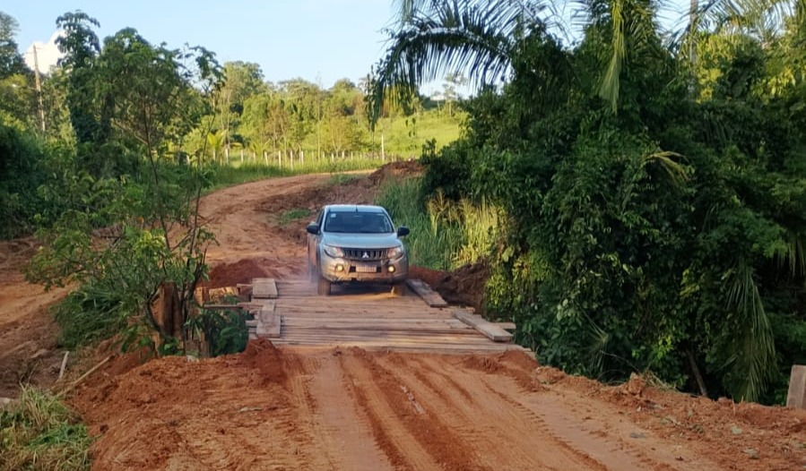 <strong>Mobilidade no Campo: Epitaciolândia Avança com Obras de Infraestrutura em Ramais e Pontes</strong>