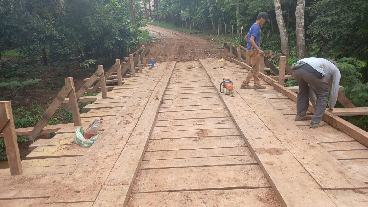 <strong>MOBILIDADE E INTEGRAÇÃO: PREFEITURA DE EPITACIOLÂNDIA FINALIZA RECONSTRUÇÃO DE PONTE ENTRE BAIRROS</strong>