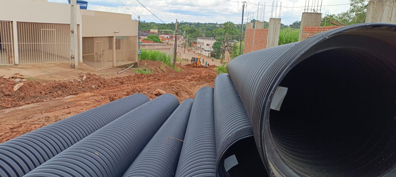 Obras de Drenagem Transformam a Rua Presidente Costa e Silva em Epitaciolândia