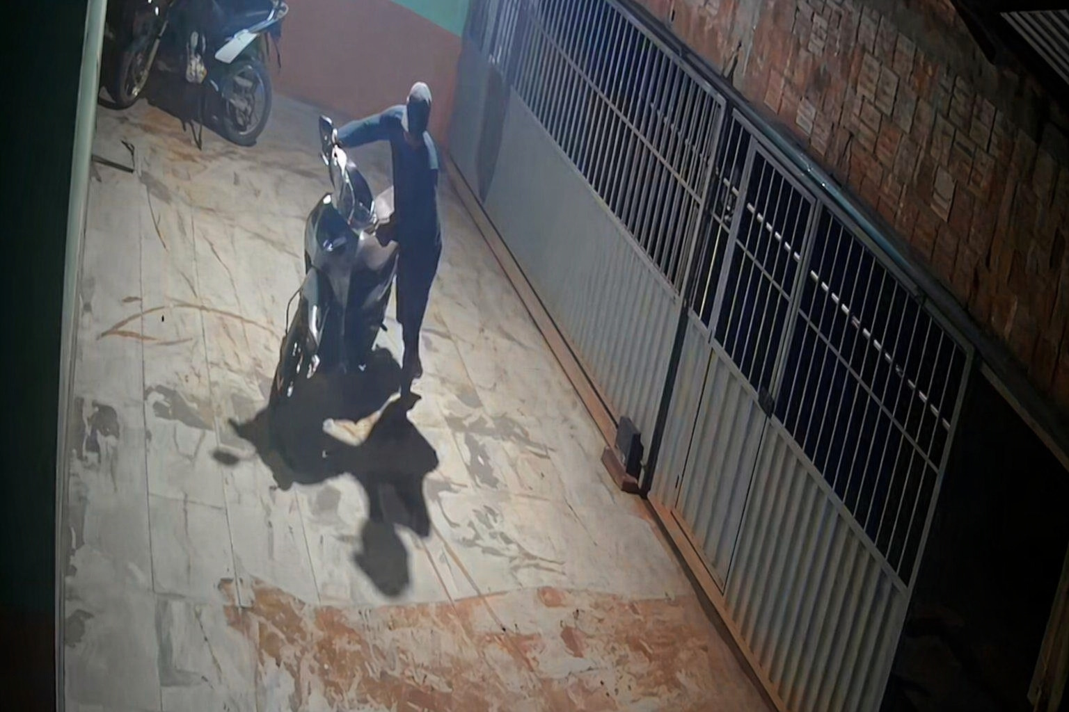 <strong>Suspeito com extensa ficha criminal volta a agir e furta motocicleta em Epitaciolândia</strong>