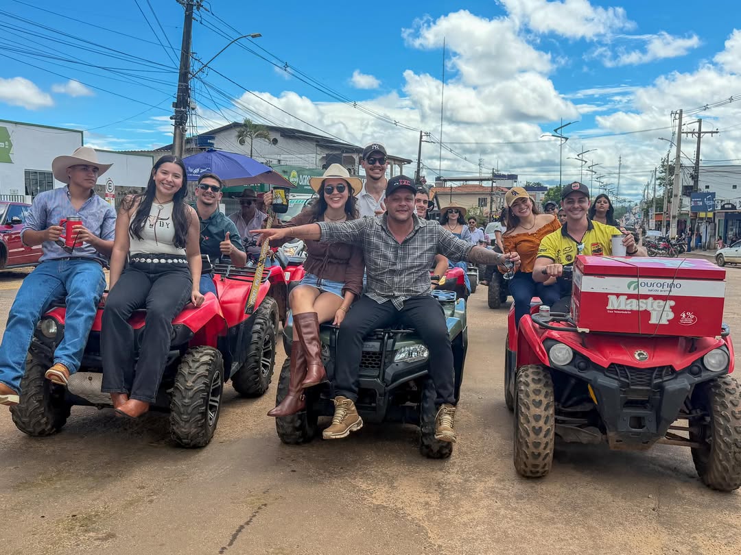 <strong>Cavalgada abre com grande público o XIII Circuito Country e reforça tradição cultural no município</strong>