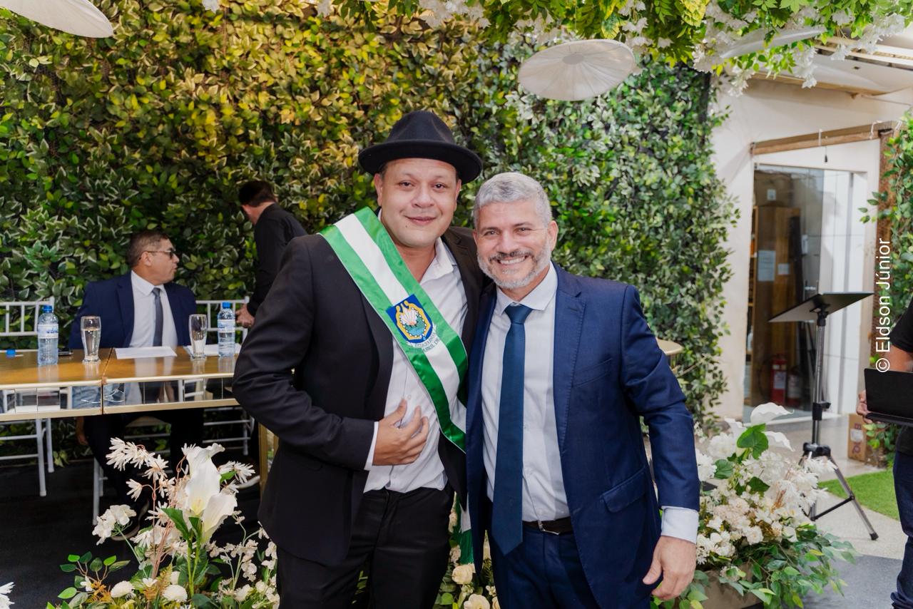 Transição no Executivo: Sérgio Mesquita toma posse como prefeito de Epitaciolândia