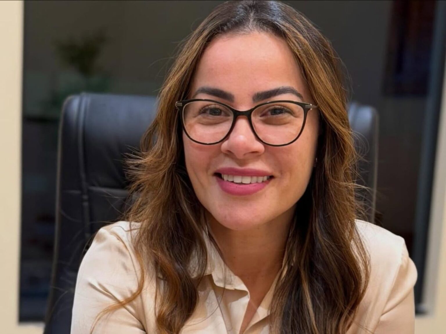 Com apoio de Vanda Milani, Fernanda Hassem se movimenta rumo à Câmara Federal