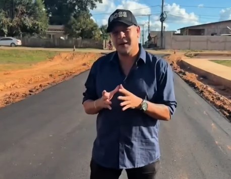 <strong>MOBILIDADE URBANA: PREFEITURA ENTREGA PAVIMENTAÇÃO DA TRAVESSA AEROPORTO EM EPITACIOLÂNDIA</strong>