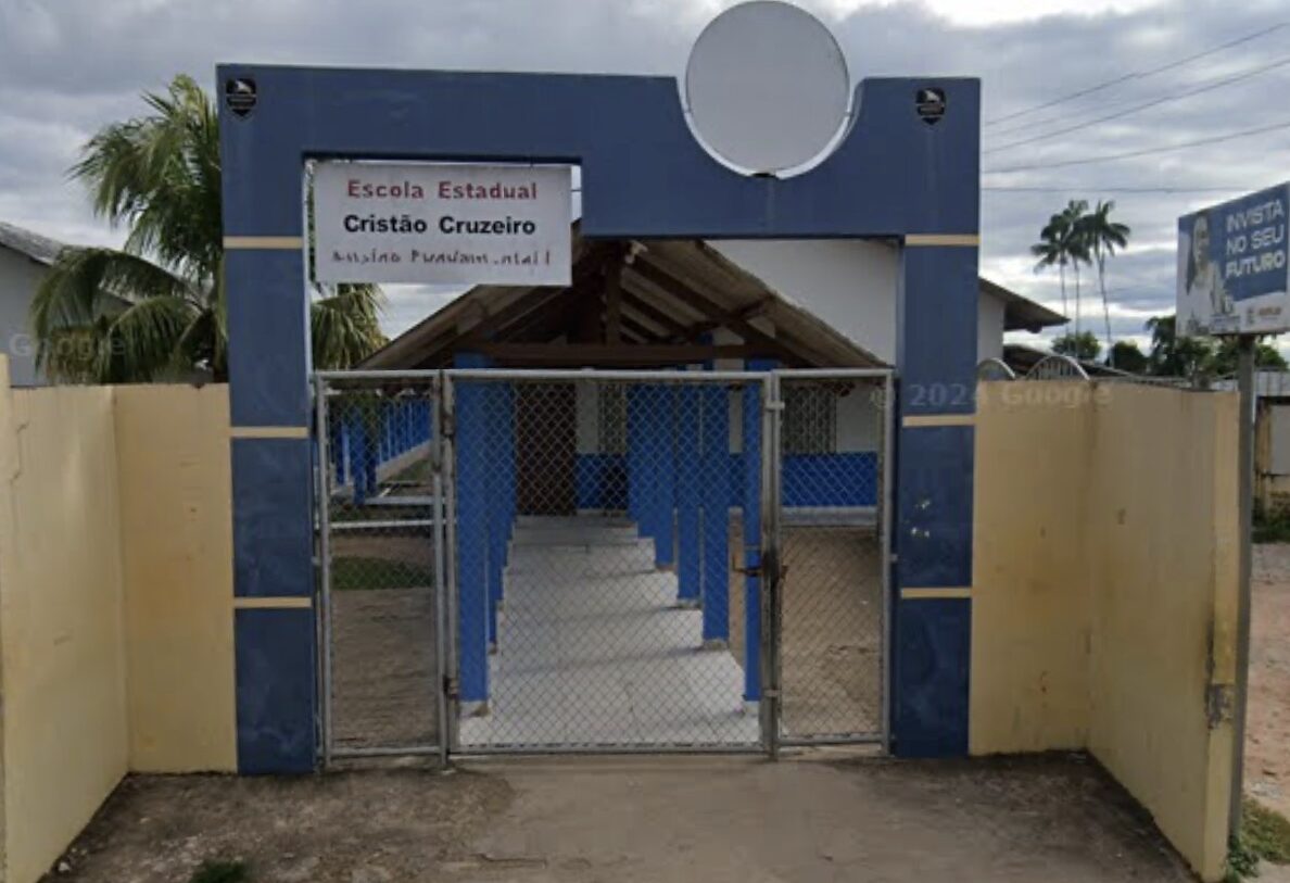 Ameaça escrita em carteira provoca tensão e suspensão de aulas em escola de Cruzeiro do Sul