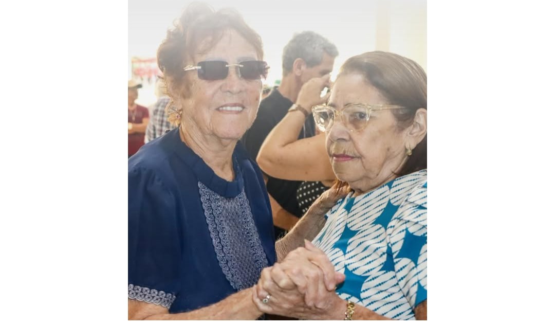 Forró da Melhor Idade celebra mães e promove tarde de alegria para idosos em Brasiléia