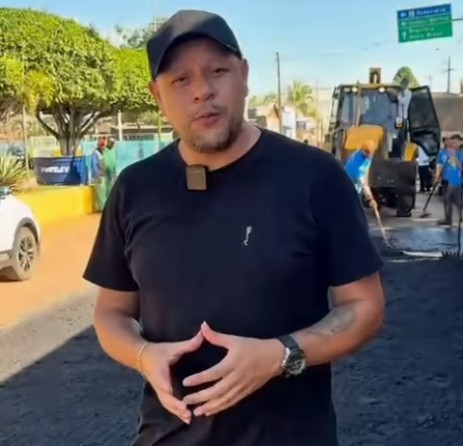 Prefeitura intensifica recapeamento da Avenida Amazonas para melhorar mobilidade e segurança em Epitaciolândia