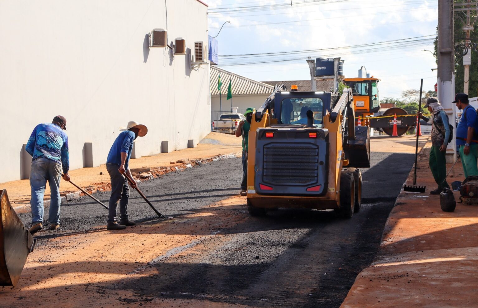 Prefeitura de Brasiléia intensifica Operação Tapa-Buracos para otimizar mobilidade urbana