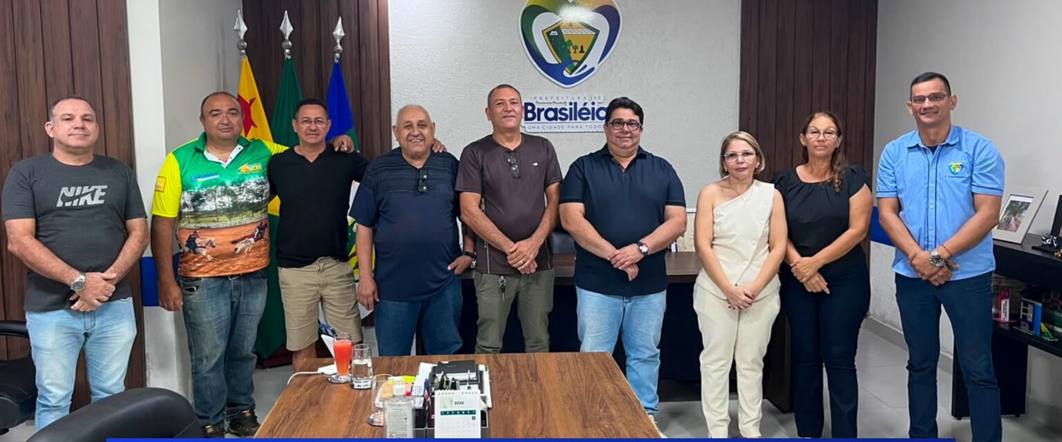 Prefeito Carlinhos do Pelado recebe representantes da ACEEBRA e discute fortalecimento do comércio local