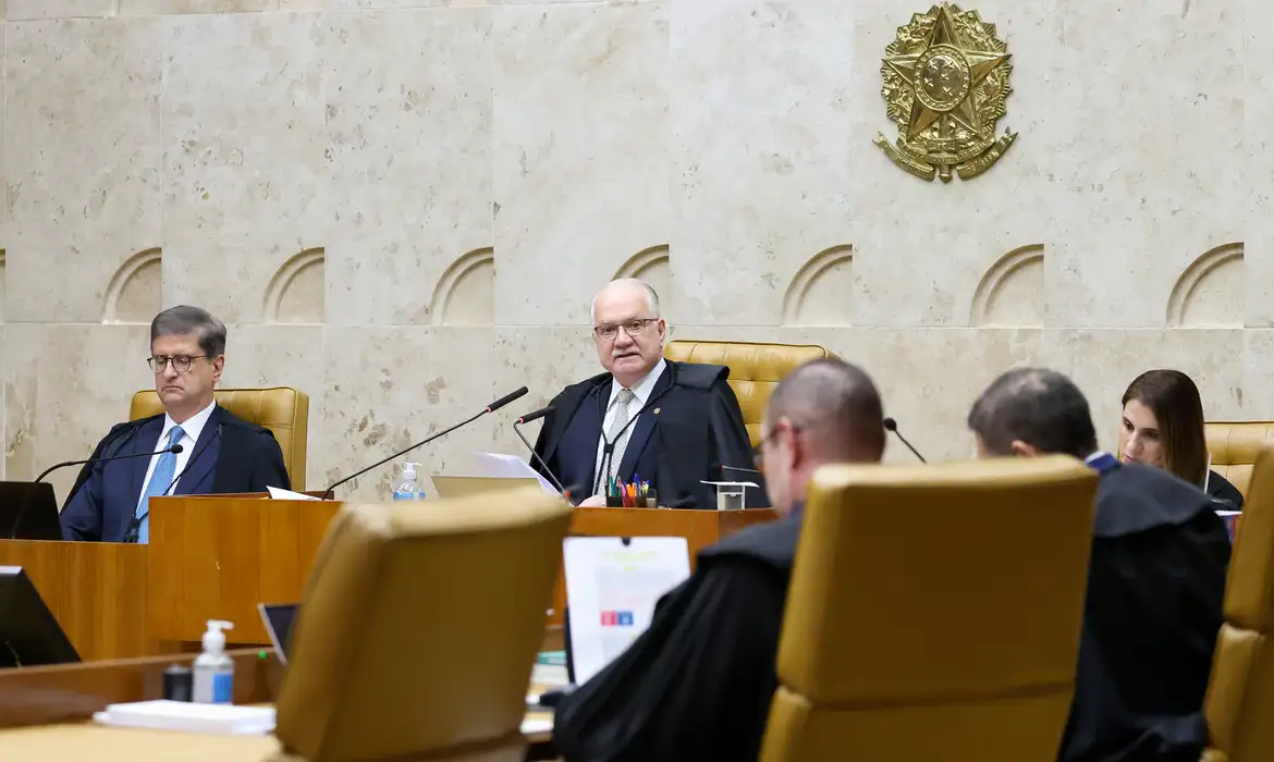 Fachin: críticas não fragilizam STF, mas fortalecem democracia