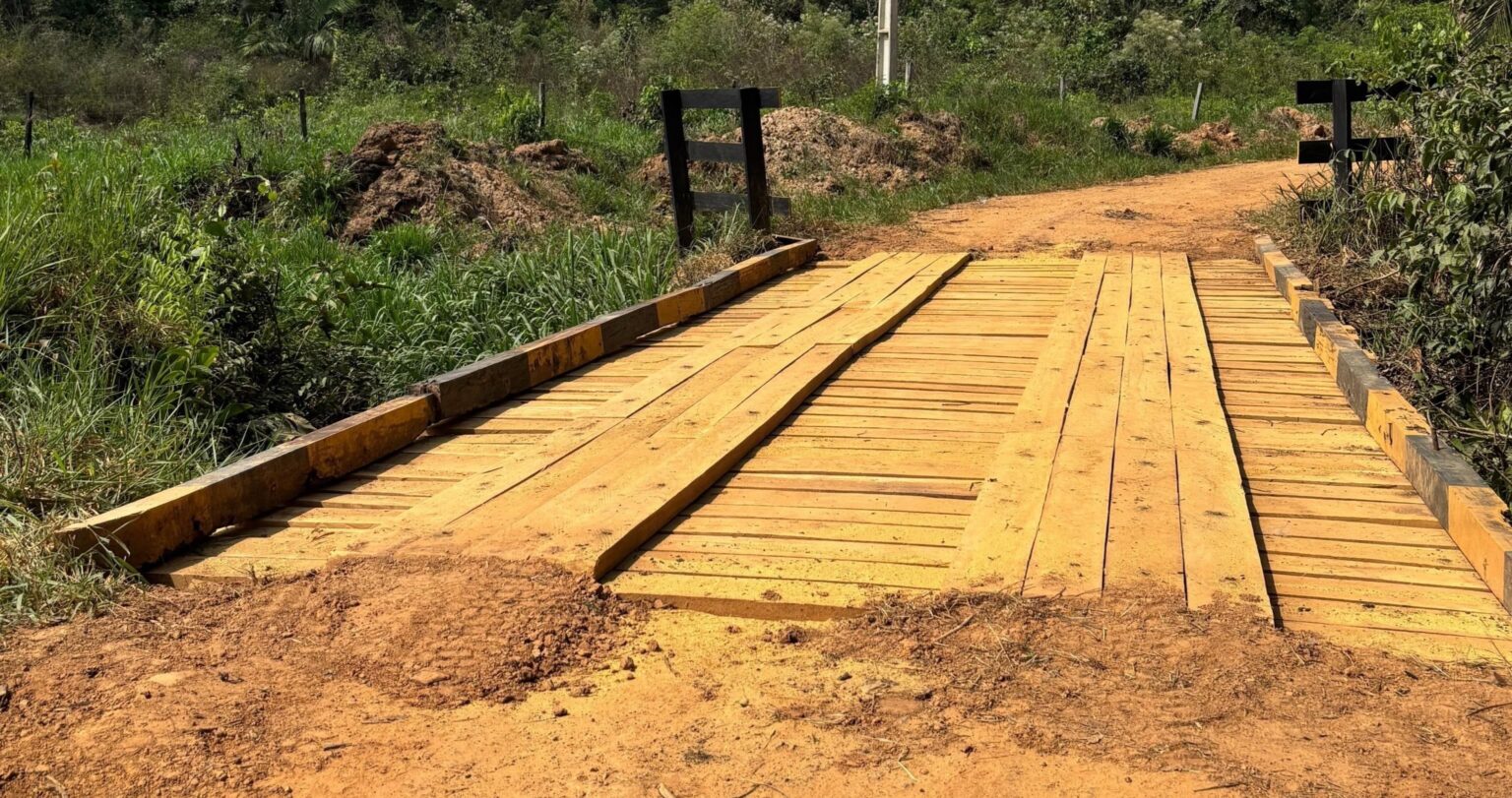 Prefeitura de Brasiléia constrói nova ponte no Ramal Pega Fogo e melhora acesso na zona rural