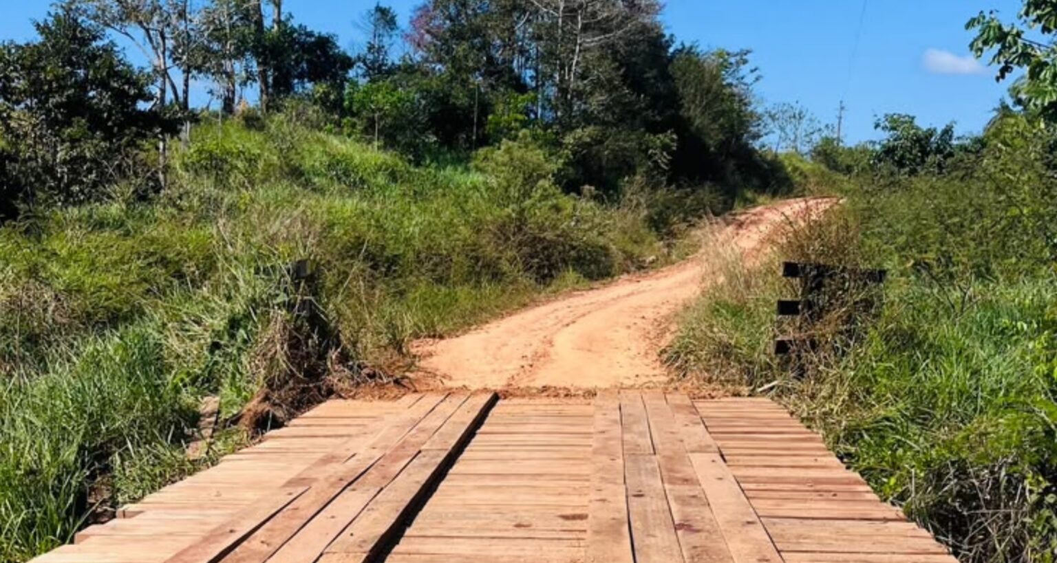 <strong>PREFEITURA DE BRASILÉIA AVANÇA COM REFORMAS DE PONTES NO RAMAL PICADÃO</strong>