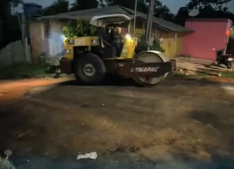 Rua 25 de Dezembro entra na etapa final de recuperação em Epitaciolândia