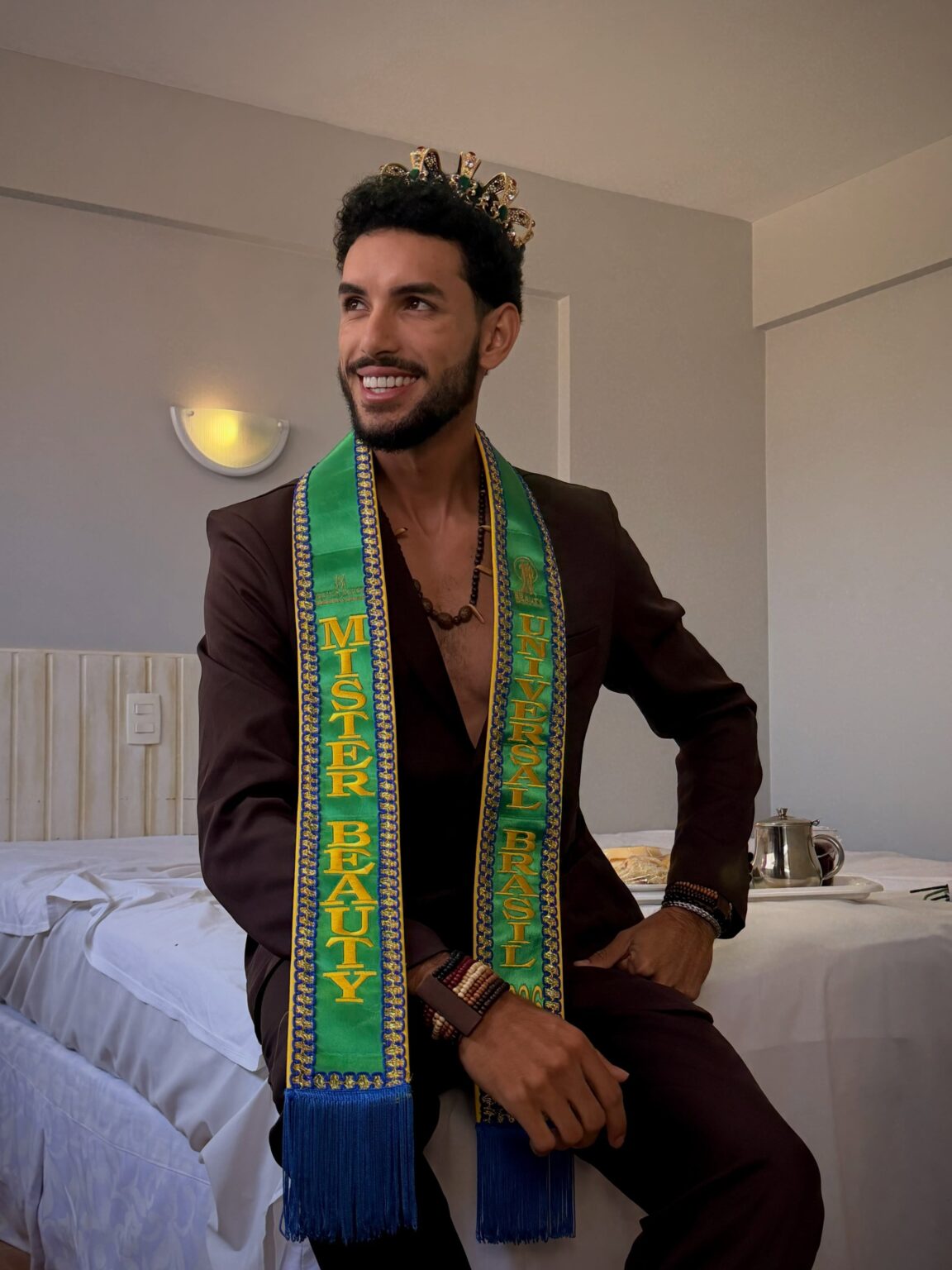 Orgulho de Brasiléia: influenciador Júnior Oliver ganha destaque nacional em concurso de beleza realizado em Curitiba