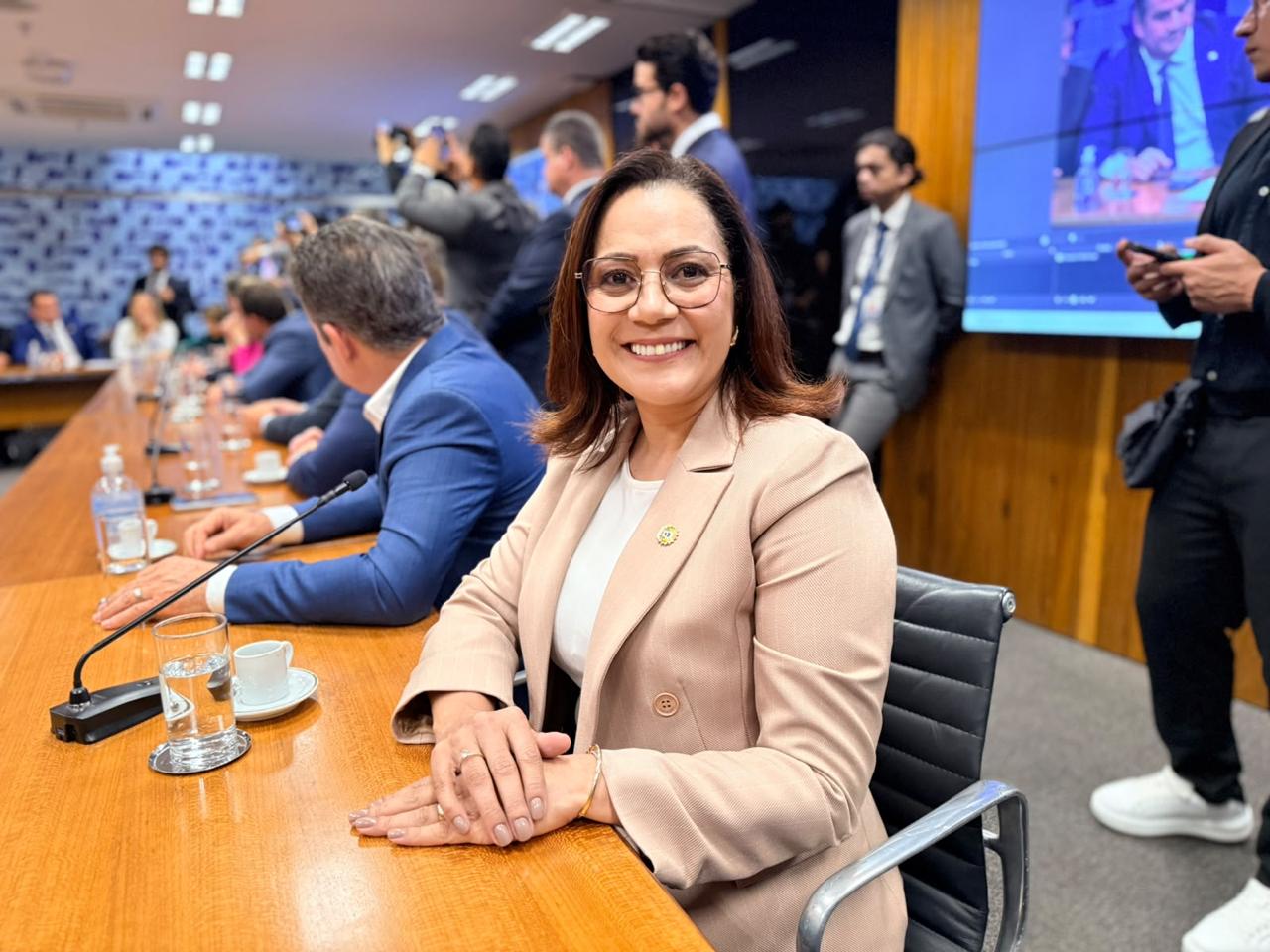 <strong>TRE-AC ACEITA AÇÃO QUE QUESTIONA AUTENTICIDADE DE CERTIFICADO DE LICENCIATURA APRESENTADO POR MAILZA ASSIS</strong>